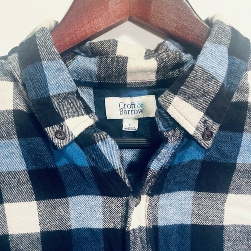 Mens large Croft and barrow blue‎ plaid flannel.